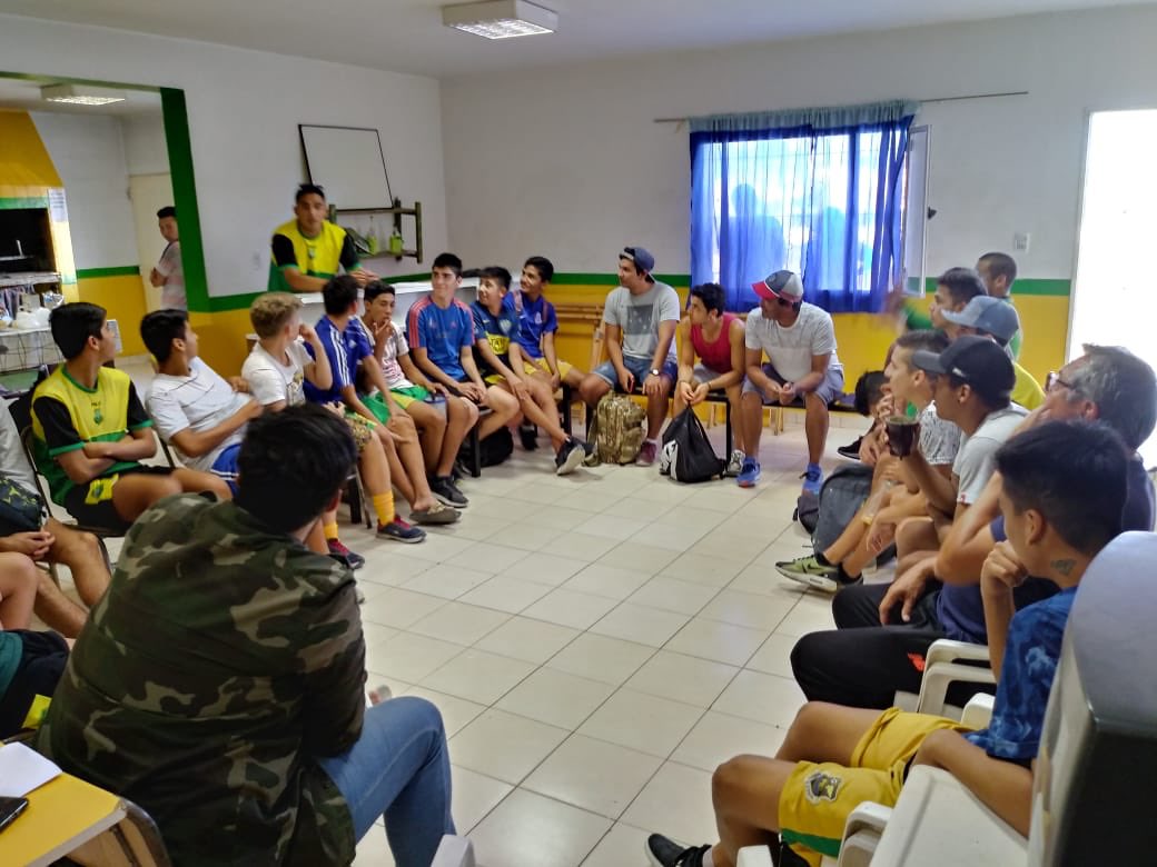 #INJUVE 
Ayer estuvimos en la localidad de Rawson, hablando de Vocacion y Proyecto de vida junto a los jóvenes que participan en el Club Defensores de la Ribera.  🙌🏻