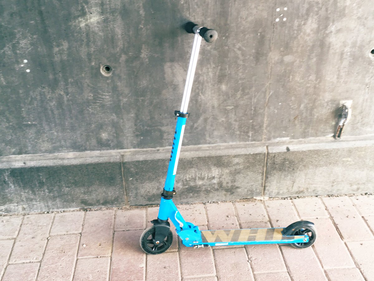 #potkulauta oli aivan fantastinen  apu kun matkustin tänään lähi- ja kaukojunilla välillä Tampere - Vantaa 🤩 Skuuttimatkaa kertyi arviolta 2-3 km. Kannattaa kokeilla, sujuu myös siistimmät vaatteet päällä ja kulkee mukana helpommin kuin polkupyörä!