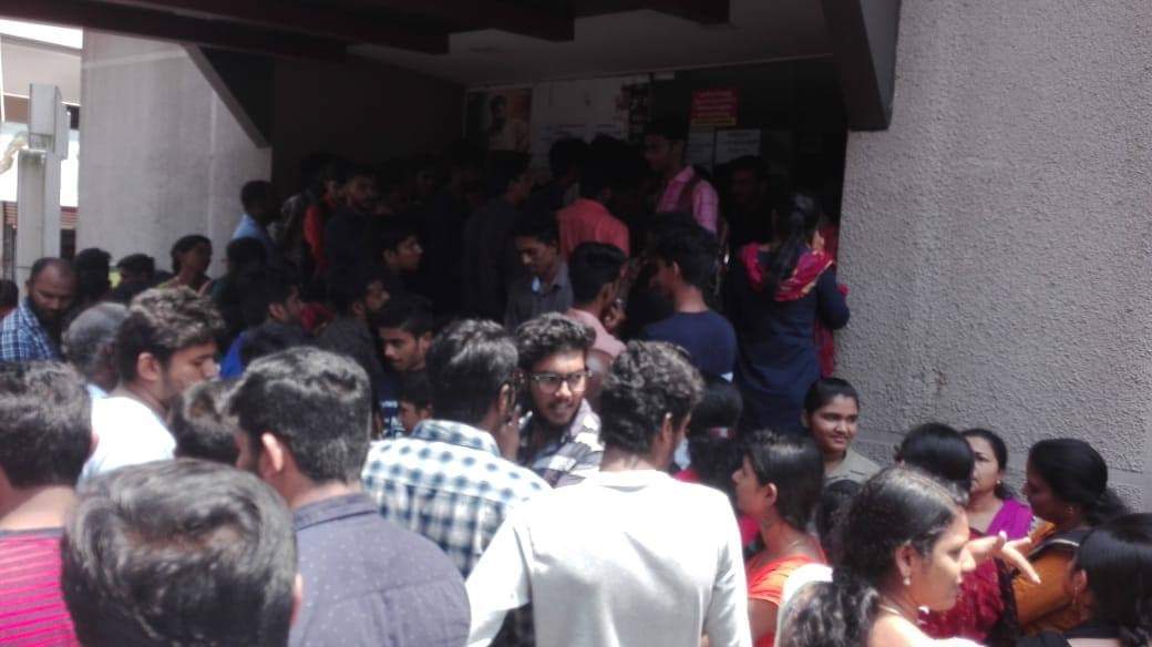 PTA0TALKIES's tweet photo. Jamming Housefull Shows In Trinity Movie Max !! Also Excellent Occupancy in Aishwarya Too 👌👌 https://t.co/CQH8fBYpVl