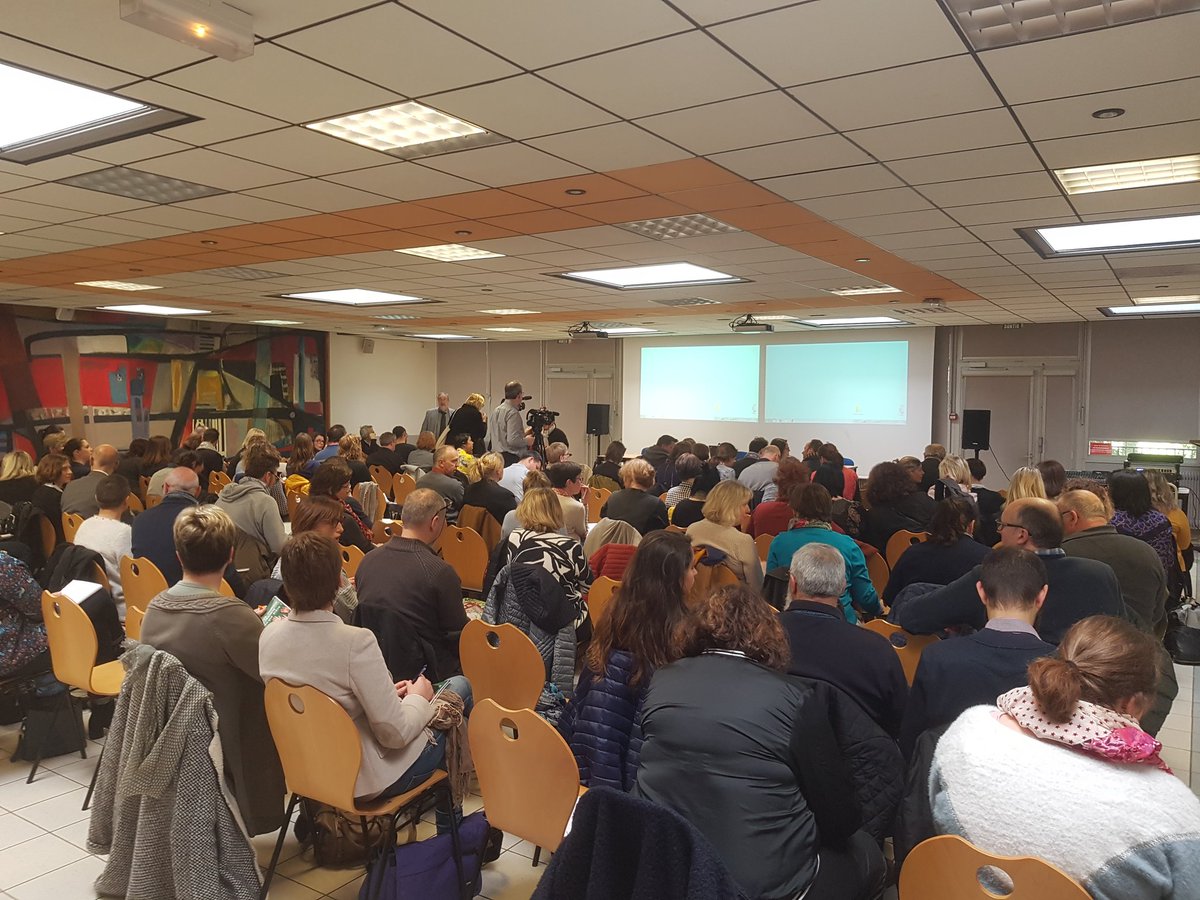 DHV_pro's tweet photo. Séminaire #PERSEVAL au lycée Henri Darras #lievin. Introduction par Suzel Prestaux (#DSDEN_62) et présentation par Gerard Boudesseul (#ESOcaen #ESPEcaen) et Marie-Helene TOUTIN (#CLERSÉ) de l'enquête #Céreq "Prévenir le décrochage scolaire : comprendre pour agir dans l'@aclille" https://t.co/EwWL7gojsq
