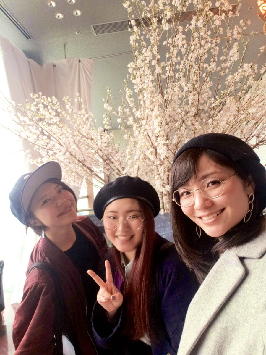 池永亜美 真剣にケーキを写メる私と いい顔してるゆかちんwww