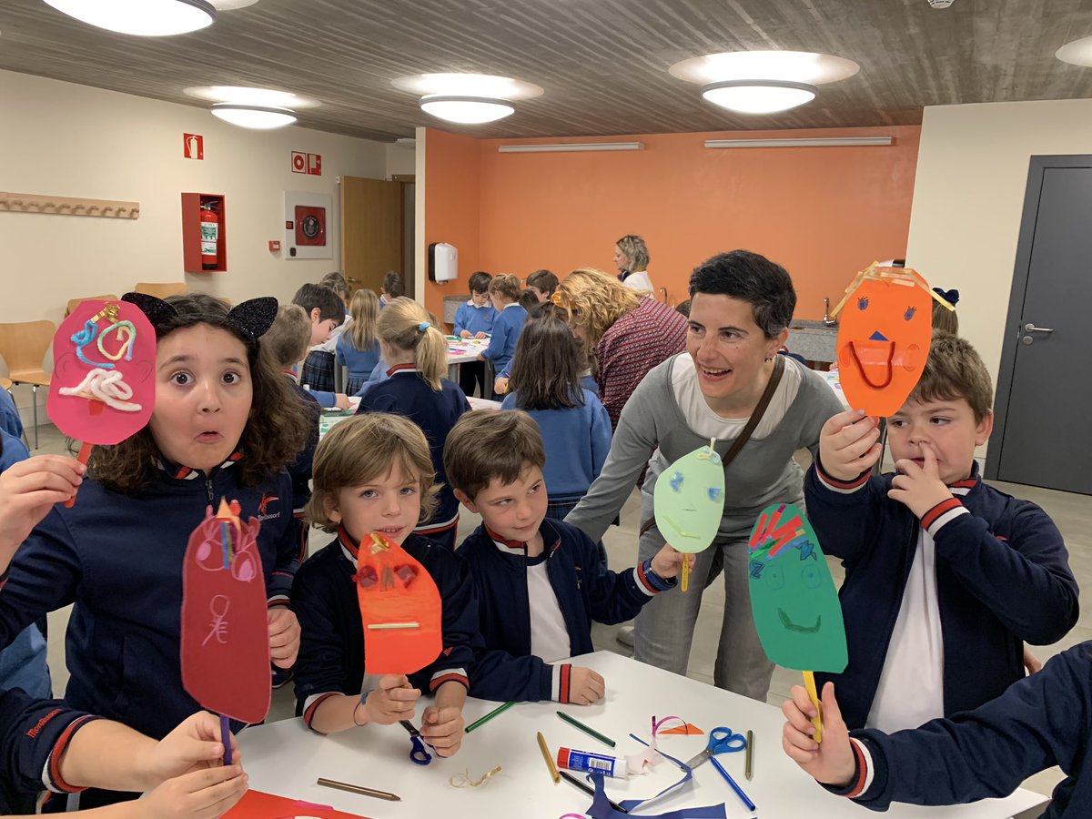MontessoriPrim's tweet photo. Ahora llega la parte creativa. Somos artistas!!! @MontessoriZgza https://t.co/f0wui47Bv6