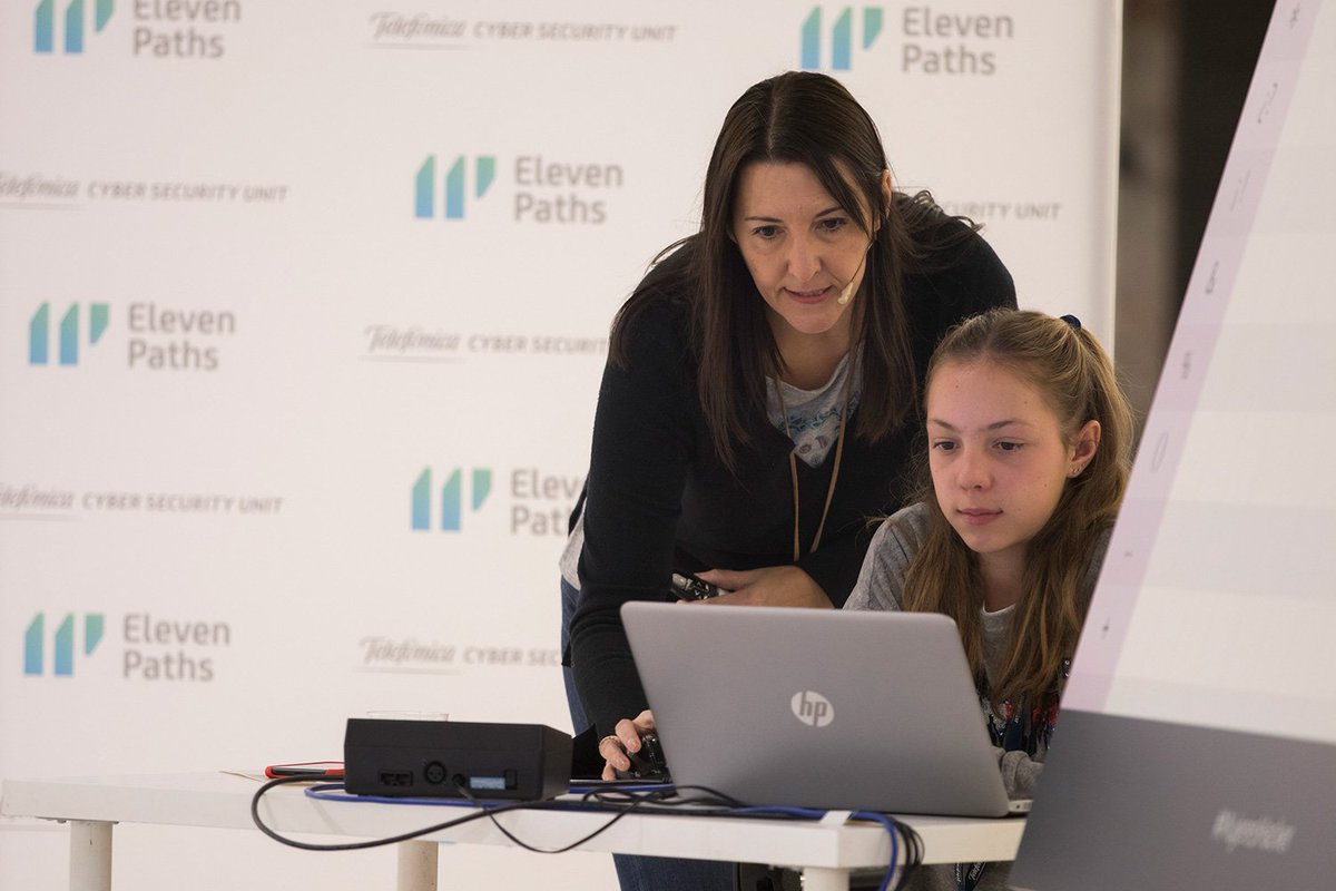 TefTechAIoT's tweet photo. 🔎 ¿Te perdiste #GIT2018? Con esta iniciativa queremos impulsar la diversidad y avivar el sueño de las niñas que desean ser programadoras, matemáticas o ingenieras. 

¡Ellas, con nuestro apoyo, definirán la tecnología del futuro!
https://t.co/kh0JFfUzjm | #MujeresHacker https://t.co/Fae7rae4PV