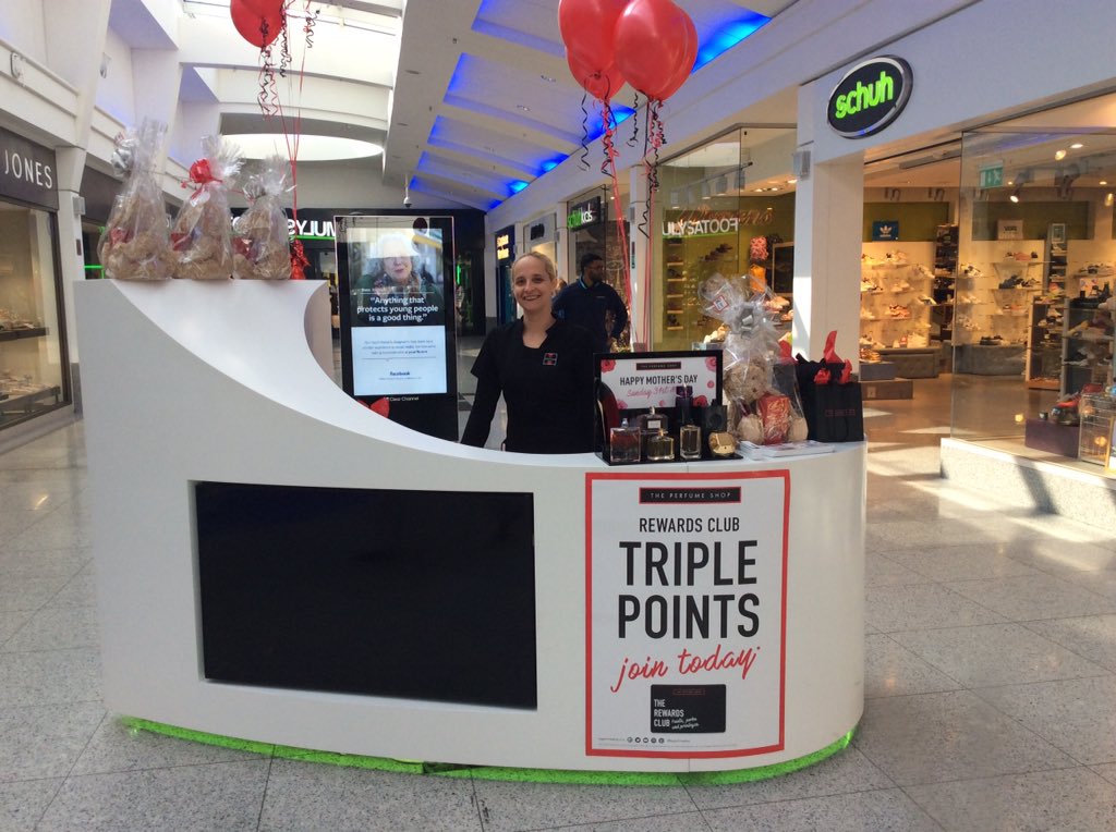 TpsBrighton58's tweet photo. It’s nearly Mother’s Day so come down a see us we are ready and waiting to help you with the perfect gift, we have a complementary gift wrapping station just outside the store so we will wrap it for you too 🙂 https://t.co/DebaRfDojY