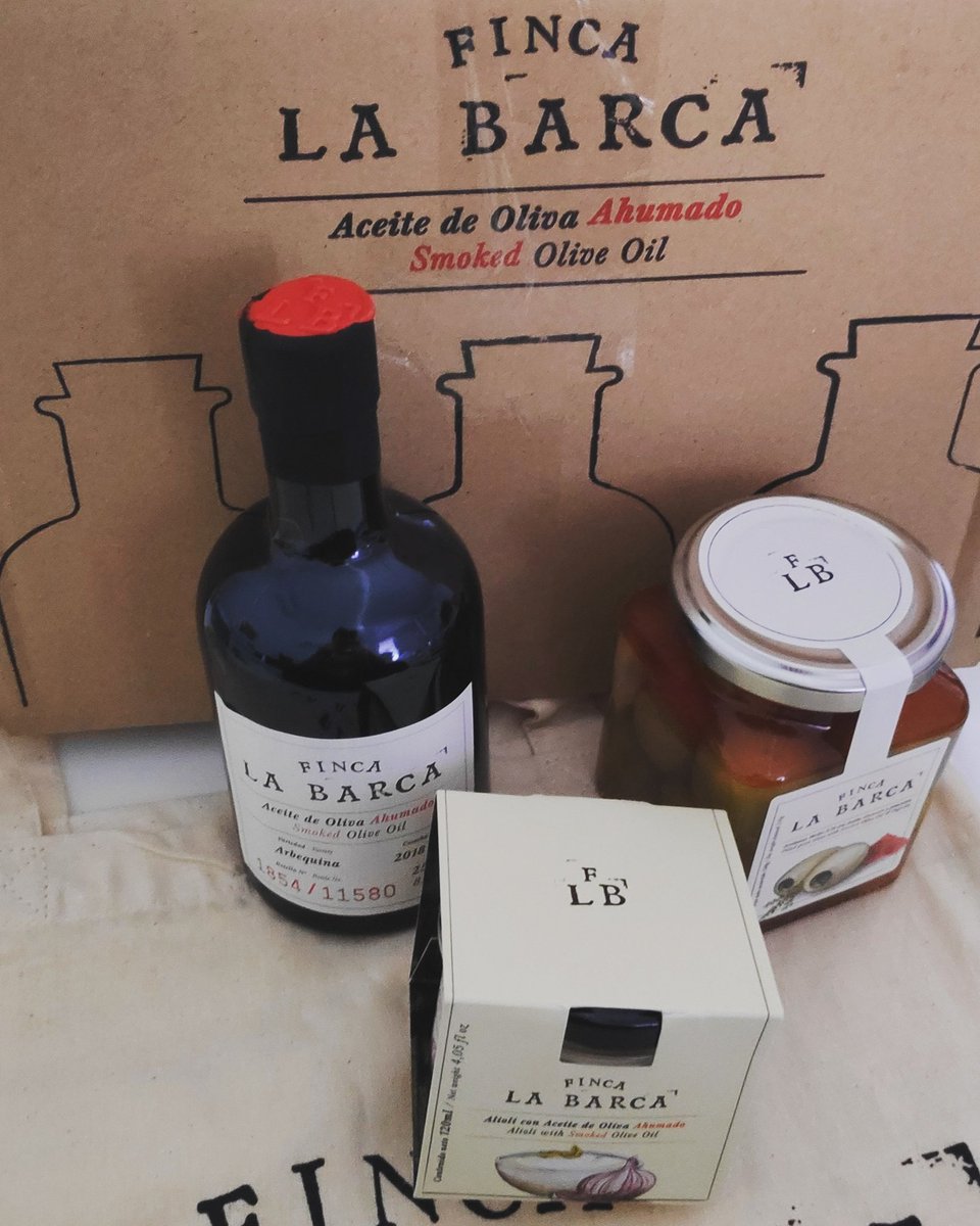 Vamos preparándonos para el finde gracias a nuestros amigos de <a href="/FincaLaBarca1/">Finca La Barca</a>
.
.
.
#aceiteahumado #alioli #aperitivo #revista #magazine #fashion #tendencias #style #inspiration #grenza #grenzamag #fashionlover #fashionmag #happyweekend #love #stylish #socialenvy #fincalabarca