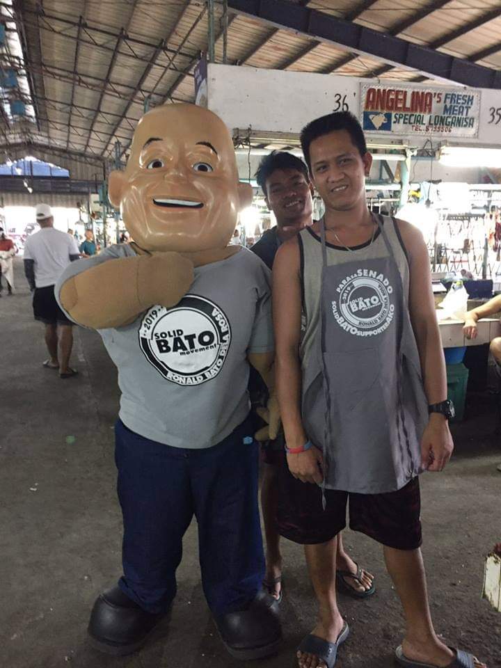 Solid_BATO's tweet photo. PICTURE-PICTURE KASAMA SI IDOL BATO SA MURPHY MARKET, QC.
#PusoParaSaPilipino #24DelaRosaBATO #numero24paraSENADOR #Ba24Senator https://t.co/h2qP8C910r
