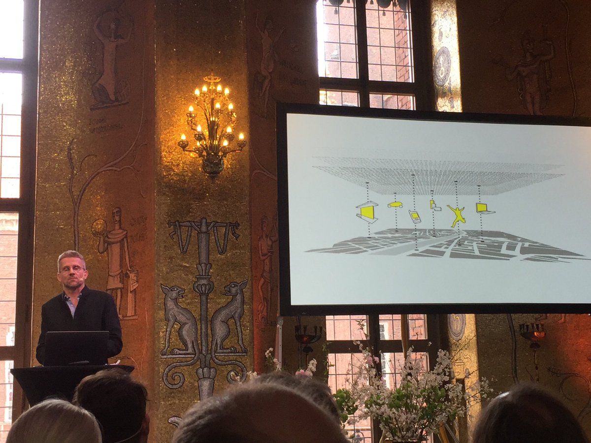 ⁦⁦⁦<a href="/CarloRatti/">Carlo Ratti</a>⁩ in Stockholm City Hall where we are excited about the new testbed #senseablestockholmlab a strategic collaboration between #kth #mit and the City of Stockholm targeting the relationship between real and virtual urban space #viablecities #sharing_sweden