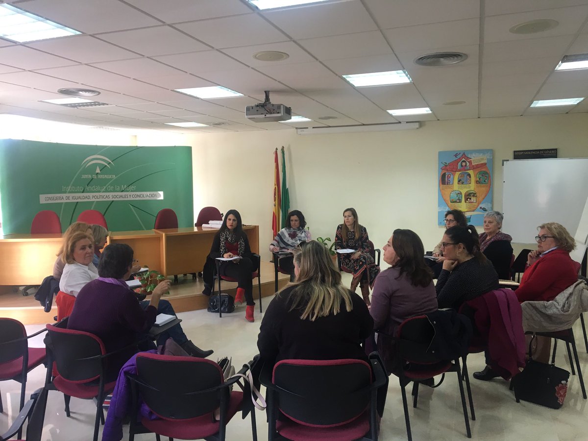 FeMistral's tweet photo. Reunidas en el @IAMJunta #málaga conociendo la nueva delegada. Vamos allá! https://t.co/9yOPVJlP04