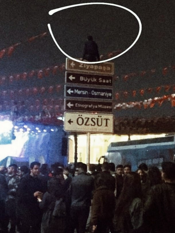 Resmen imkansıza tepki olarak doğmuşuk.