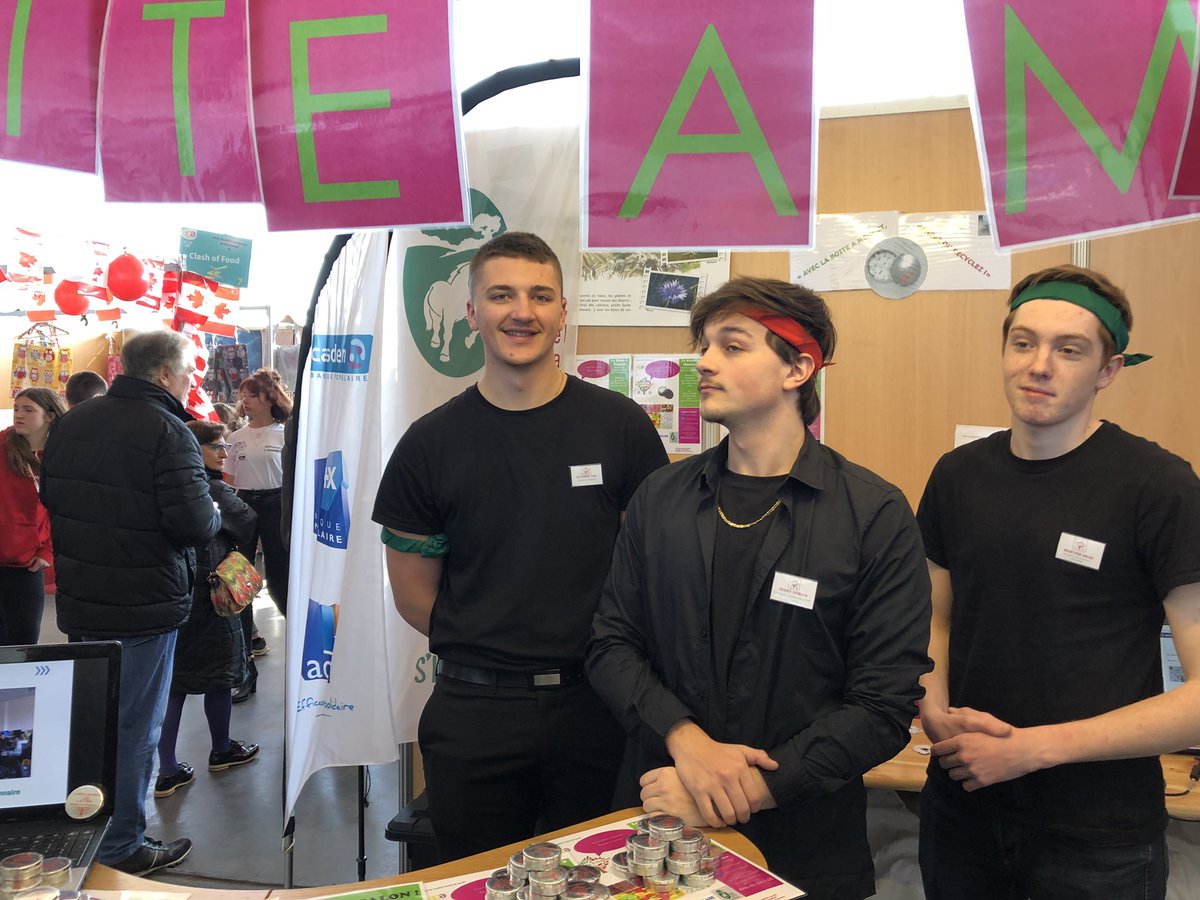 CHAUVEAUPascal1's tweet photo. Les étudiants BTS GPME mini entrepreneurs du lycée Jean Monnet de Mortagne-au-Perche passent leur premier entretien avec leur jury à la foire internationale de Rouen @acCaen @EPANormandie @T_Fleuranceau @la_monnet @Rolland_Denis @eduscol_EG @edphilippe3 https://t.co/ZdcbeIfIad