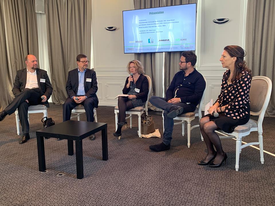 StrassGroupe's tweet image. STRASS est fier d&apos;avoir accueilli #RENAULT, #CFPB, #MBDA et #SUEZ à son atelier &quot;cas d&apos;usage&quot; lors de la journée @U_Spring19 
Merci à nos brillants clients pour leurs témoignages sur les modalités variées du digital learning.