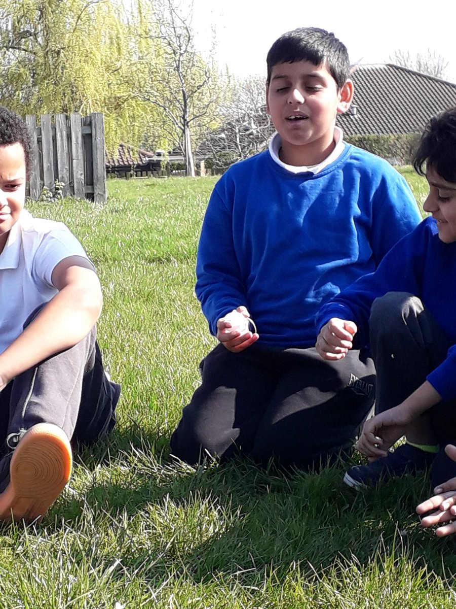 Rowlatts_TMET's tweet photo. Year 5 are having some reflection time out in the sunshine! They had really thoughtful ideas and answers- Miss Bains is very proud! #rhpshe #reflection #respect https://t.co/o8NUleLqhR
