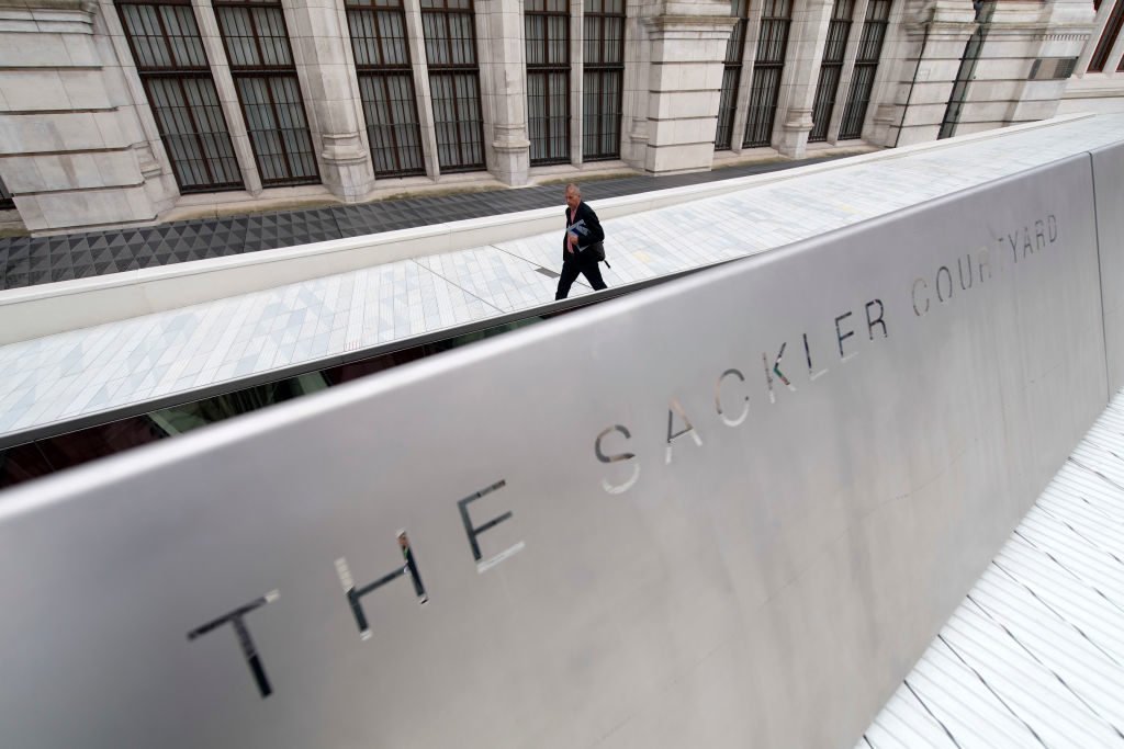 SacklerFamily's tweet photo. @Guggenheim The #Sackler name is 
now Radioactive ☢️
💀💀💀💊💀💀💀
As is the #Guggenheim Wing
that proudly boasts #Sackler 👺👹
@NewYorker @NYTimes @NYMag @WSJNY https://t.co/NpyNXycY20