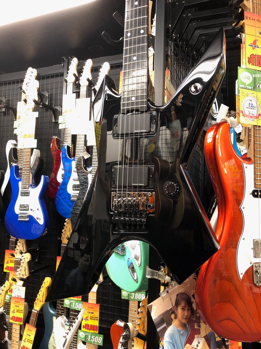 BIGBOSSekimae's tweet image. 【🔥🌪今月は平成最後の決算セール🔥🌪】
平成最後の決算セールも残り3日‼️
#Killer KG-EXPLODER BIBの美品中古も爆安プライスにてご案内です😆✨
漆黒の #EXPLODER を探されていた方は是非チェックして下さい🤘 #キラー #エクスプローダー #変形ギター #ハードロック
digimart.net/cat01/shop58/D…