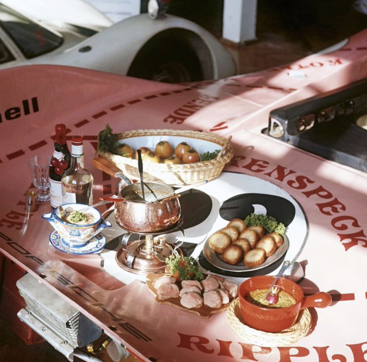 endexjoey's tweet photo. Lunchtime👌😎 #Porsche #Teloche https://t.co/naNwzBnZB9