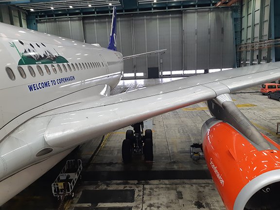 SAS_Cargo's tweet photo. So this happened! 🐼
We couldn't resist decorating the #SK996 and the truck for our two upcoming VIP travelers.
#Planespotters look out for it on the 4th of April 🛬🔭
https://t.co/VGChAbhmMh
#FlyPanda #airfreight https://t.co/2rdFV9Dvtq
