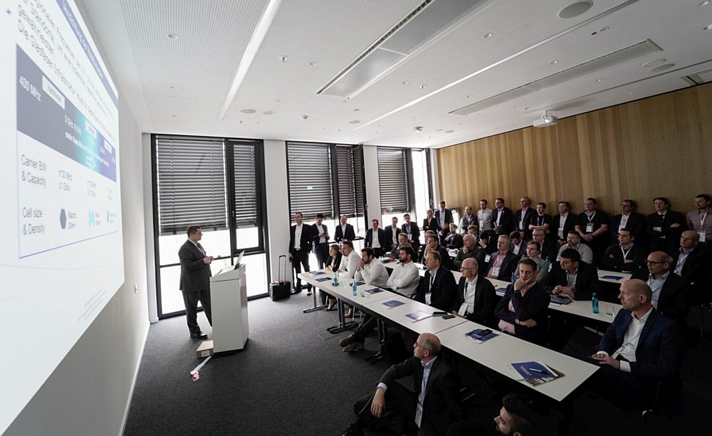 BBB_digi's tweet photo. Gestern gingen die #fiberdays19 in #Wiesbaden zu Ende. Das #BBB war mit Keynote, EU-Werkstattgespräch, Informationsmobil, Workshops vertreten und informierte viele Messeteilnehmer u.a. zu #Breitbandausbau #Digitalisierung #TKInfrastruktur. @BREKOverband https://t.co/Q6TkbiA5n6 https://t.co/1PS8hvfBJr