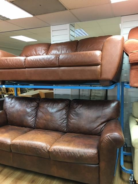 CCAReading's tweet photo. #2ndhandfurniture #reusenetwork Please pop in to have a look at our great new stock. Monday to Friday 9.30am - 4.30pm and from next week on the 7th April we will be open on Saturdays 9.30am - 4.30pm - 0118 9759459. Thank you for your support. https://t.co/jtx0osqbmV