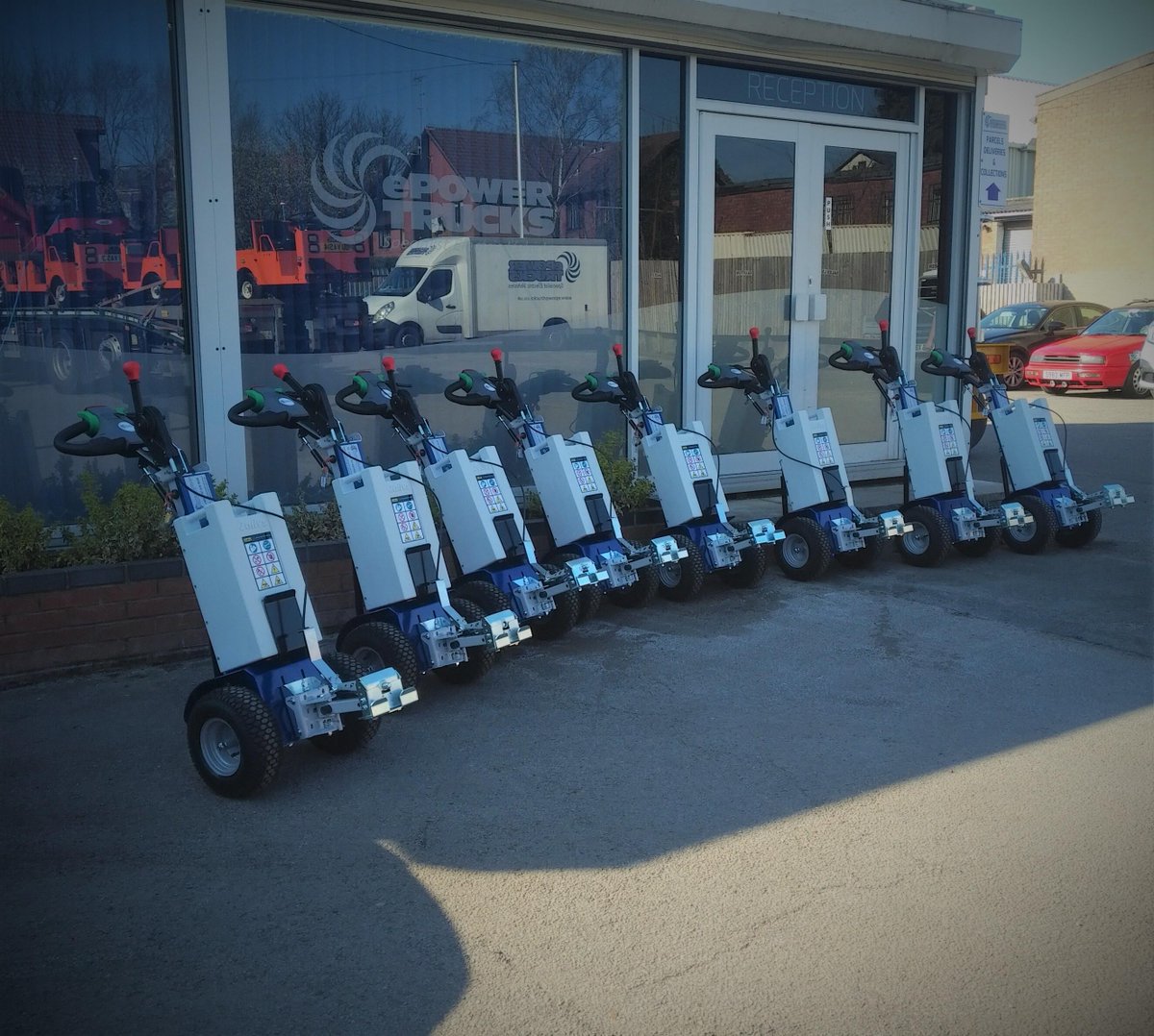 ePowerTrucks have recently supplied a Kent Hospital with a fleet of 8 M12 electric pedestrian tow tugs for moving roll cages around their large site.

#movers #zallys #tug #hospitals

epowertrucks.co.uk/portfolio-item…