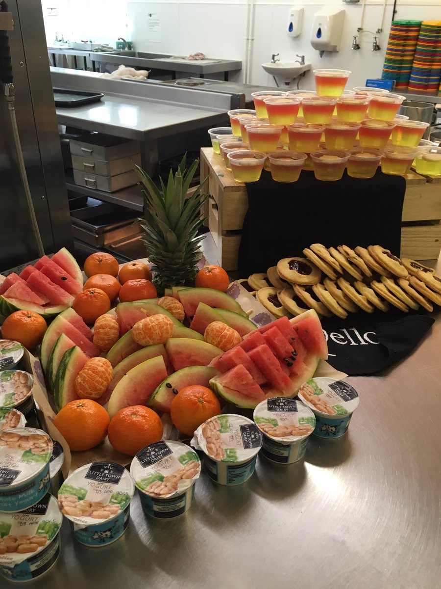 juliewuliex's tweet photo. Friday favourites at #TeamStJames #OurLittleUnit #Friday @mellorscatering https://t.co/o1dnuWIoaR