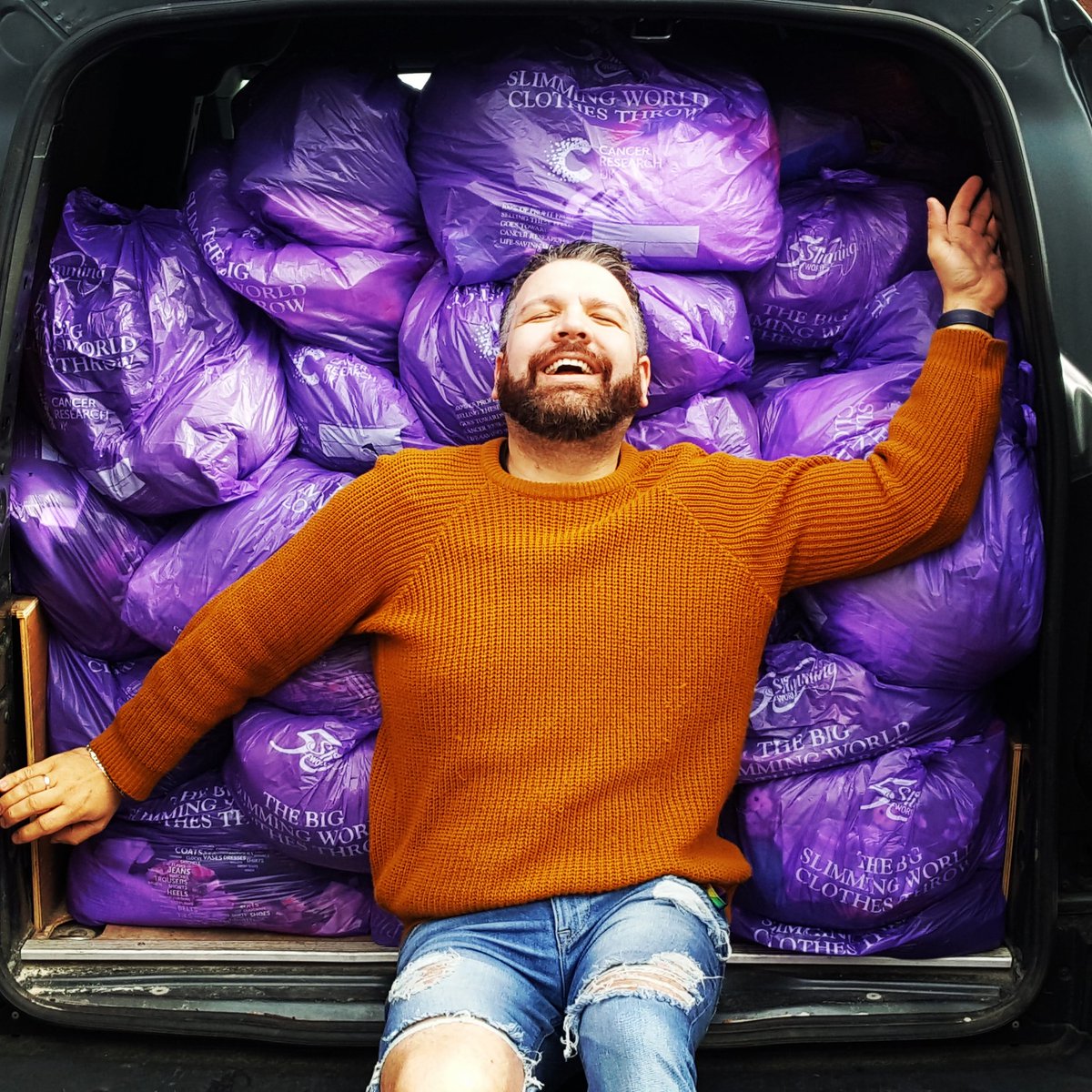 SlimWithAlan's tweet photo. A huge thank you to my @slimmingworld members in East Calder, Carrick Knowe & Sighthill. Generously donating all the clothes they've slimmed out of to @CR_UK Now to see if I can get the van door closed!
#slimmingworld #slimwithalan #cruk #makeadifference #edinburgh #eastcalder https://t.co/U8PRJtbcTr