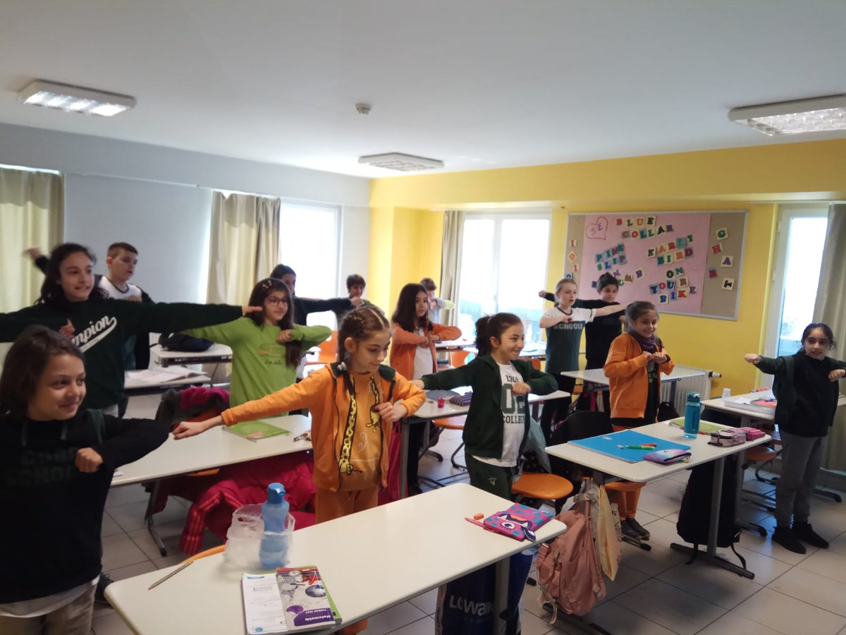 Acıbadem Bilim Doğa Ortaokul Matematik (@acbilim) on Twitter photo Geometrik kavramları pekiştirmek için kollarimiza ,ışın, doğru,doğru parçası şekli vererek deve cüce oyununa benzeyen oyunumuzu oynadık.
<a href="/YelizAyin/">Yeliz Ayin Kayalak</a> <a href="/elvin_oven/">Elvin Öven Güçbilmez</a> Geometrik kavramları pekiştirmek için kollarimiza ,ışın, doğru,doğru parçası şekli vererek deve cüce oyununa benzeyen oyunumuzu oynadık.
<a href="/YelizAyin/">Yeliz Ayin Kayalak</a> <a href="/elvin_oven/">Elvin Öven Güçbilmez</a>