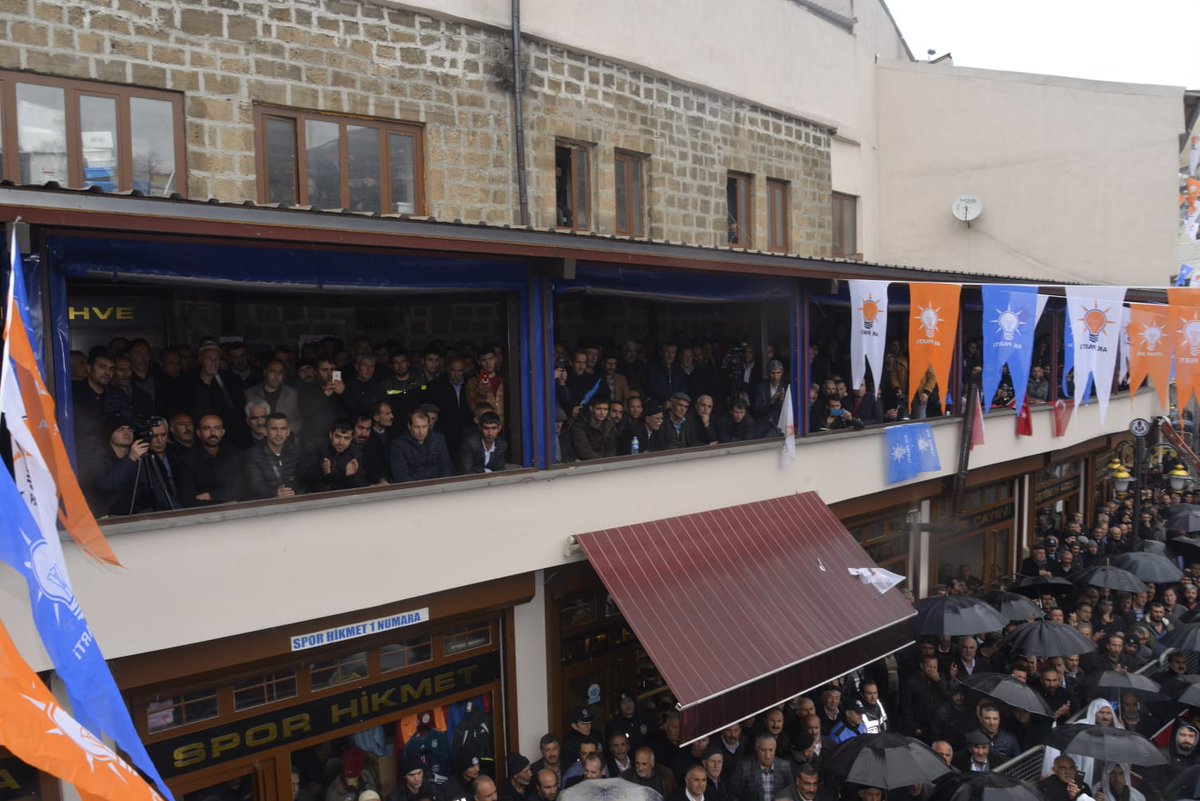 Bugün bizleri bağrına basan, dün olduğu gibi bugün de soğuk hava şartlarına rağmen bizi yalnız bırakmayan, heyecanla, coşkuyla alanları dolduran kıymetli Bitlisli hemşehrilerime çok teşekkür ederim. Biz birlikte güzeliz, birlikte güçlüyüz.

 #MemleketİşiGönülİşi