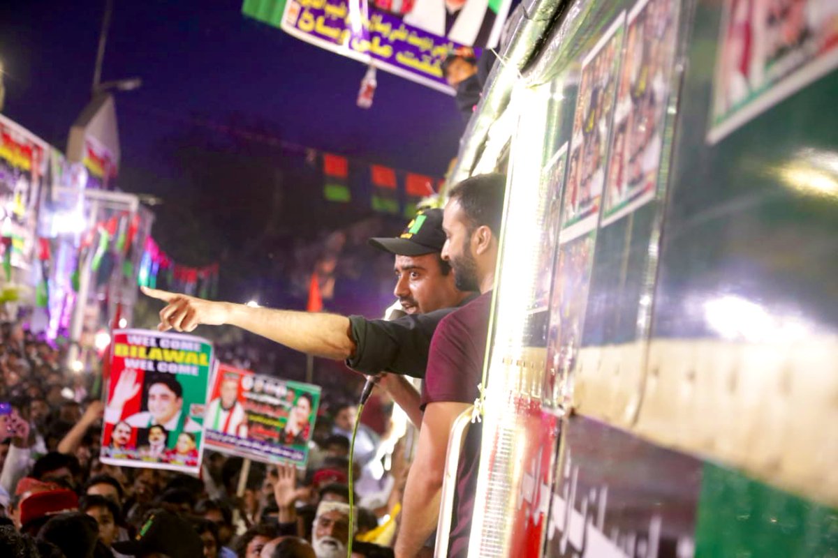 JavedNLaghari's tweet photo. Glimpses of #KarwanEBhutto Train Tour of Chairman PPP @BBhuttoZardari https://t.co/bVd5hCW0w4