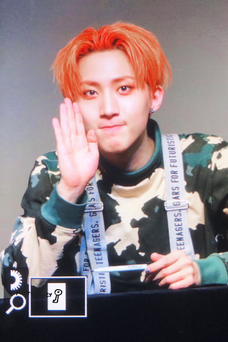 Masterkey0828's tweet photo. 190329 노량진팬싸 

#후이 #이회택 #HUI 
#펜타곤 #PENTAGON
@CUBE_PTG https://t.co/2OtOuj2ON9