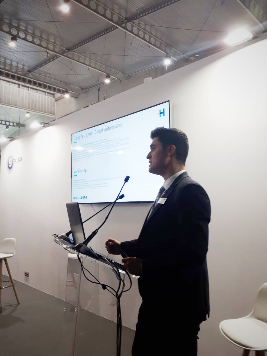 HeidelbergSpain's tweet photo. @Jaime_de_Diego presenta Prinect, el software de flujo de trabajo para su empresa #Graphispag19 #GraphispagTalks https://t.co/XYWRWZwfbm