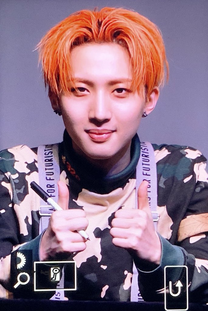 Masterkey0828's tweet photo. 190329 노량진팬싸 

#후이 #이회택 #HUI 
#펜타곤 #PENTAGON
@CUBE_PTG https://t.co/LwXbAzeWps