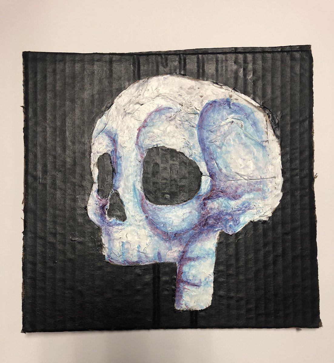 rocks_gms's tweet photo. This is the reason sculptural paintings are my favorite project, ever! Never underestimate basic and recycled materials. Paper towels, cardboard, glue &amp; paint. https://t.co/v89IxbUWzU