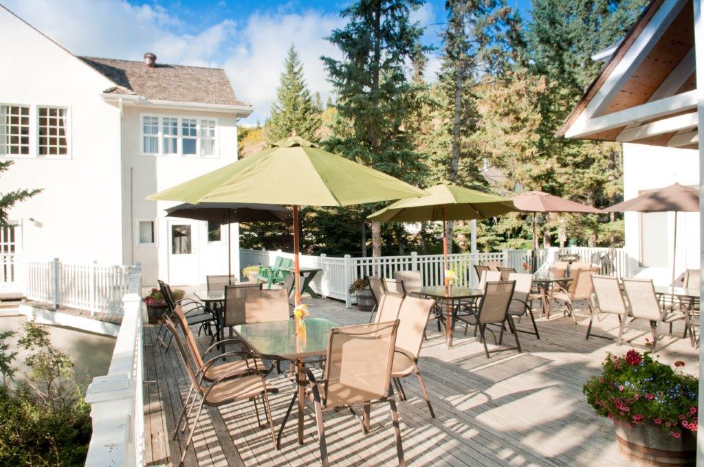 TheCrossingGR's tweet photo. Weekend retreats are our speciality!  Amazing setting with stunning views everywhere, a great culinary team, warm and inviting guest rooms and a management team second to none. #crossingexperience #retreatinnature #yycretreat #cochraneretreat https://t.co/dXD4MUVNz7