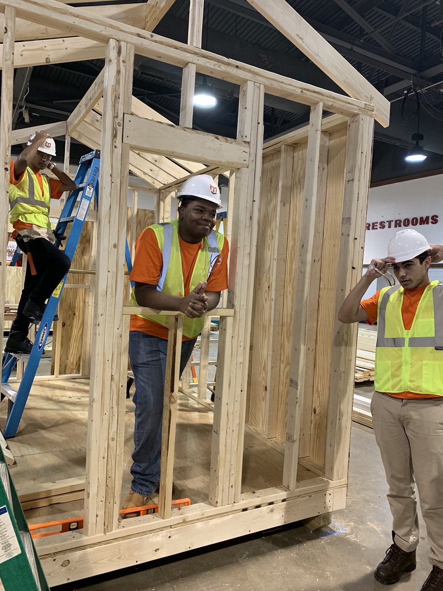 Athenscareer's tweet photo. Student hands-on exerience Day https://t.co/c1MwDuhAg9