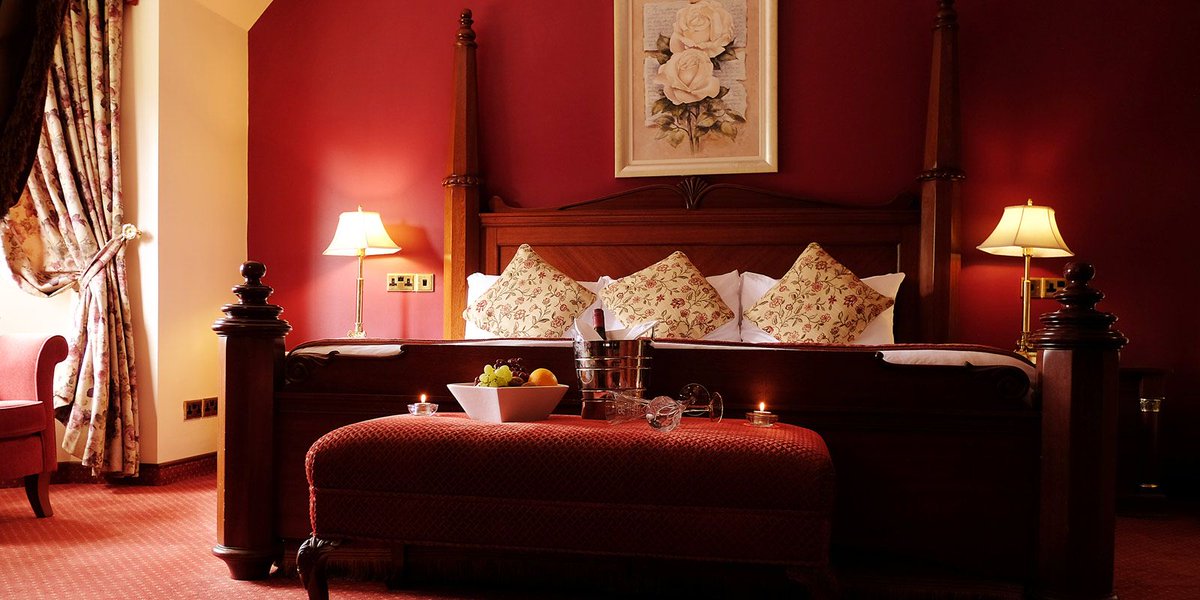 VisitTipp's tweet photo. #TakeTime to stay in the beautiful 4* @Rackethallhotel #Roscrea #Tipperary @ancienteastIRL,  luxurious accommodation with excellent dining options to suit every taste bud. @Rackethallhotel is great location for visiting many attractions including #RoscreaCastle @BikeParkIreland https://t.co/zsBkf15mxz