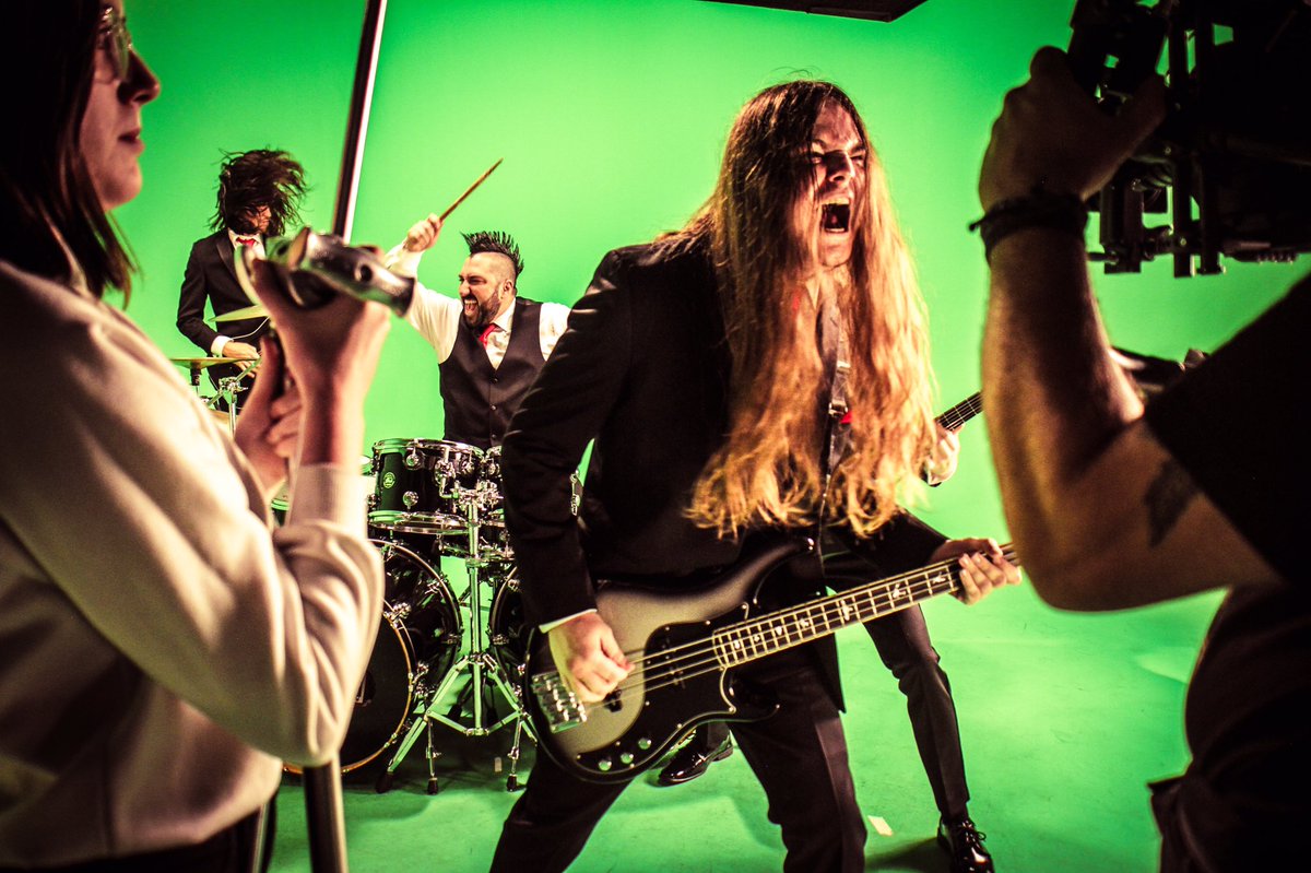 OMandM's tweet image. Have you seen our newest music video #HowToSurvive?!

😷🔺☢️

📸 @Lizzy_Cupcake 

youtu.be/kazOPN6hMbM