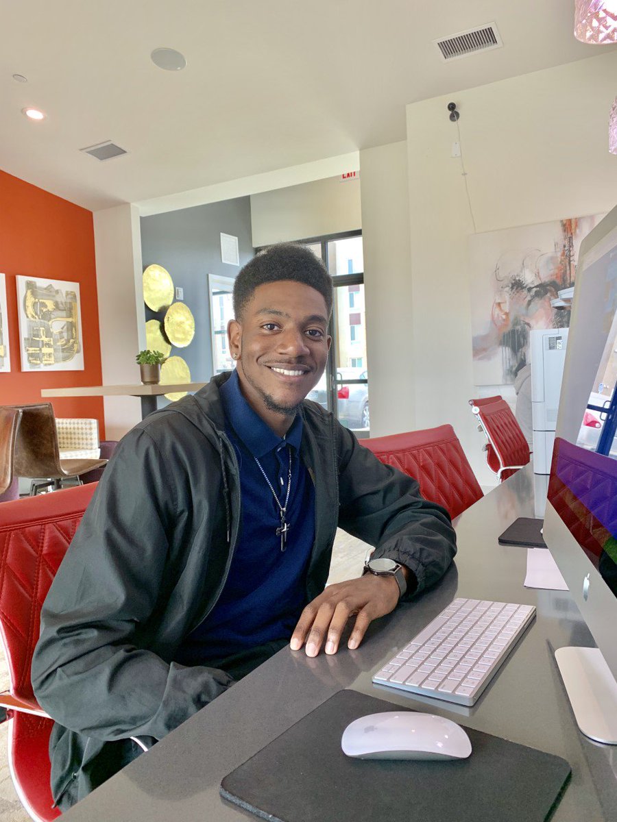 VistaTurlock's tweet photo. Our 24hr Computer Lab includes FREE printing services and it's a perfect area to catch up on all your studying. Call and schedule a tour today and experience why The Vista was recently voted among the top 100 student housing properties, nation wide! #jturner #top100 https://t.co/Pm12S70ZNI