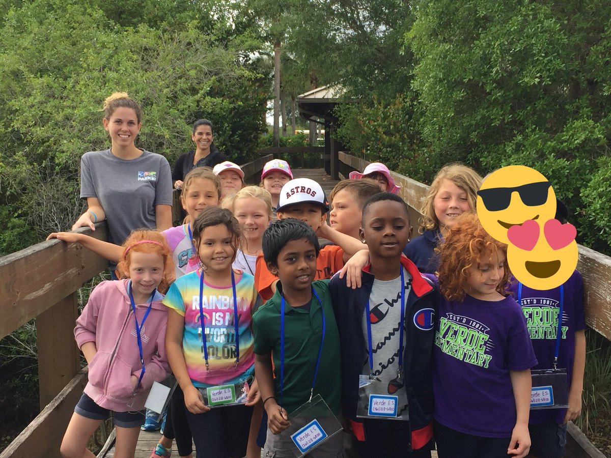 MrsBerlatsky's tweet photo. What a perfect day making perfect memories with some perfect Firsties at Daggerwing Nature Center! #VikingVoyage19 #peacelovefirst #NeverTooOldForFieldTrips https://t.co/fBmYPfJEsp