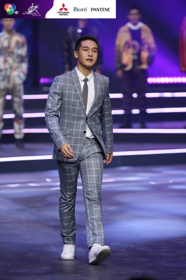 tsmch7's tweet photo. ⭐ เวลาผ่านไปไวมากเลยค่ะ วันนี้เจ้าของตำแหน่ง #SMARTBOY2018 หนุ่ม 'ตรัย จักรภัทร' ก็มาเดินอำลาตำแหน่งด้วยค่ะ
#TSM2019
#THAISUPERMODEL2019
#THAISUPERMODELCONTEST2019 https://t.co/ibaITNImwn