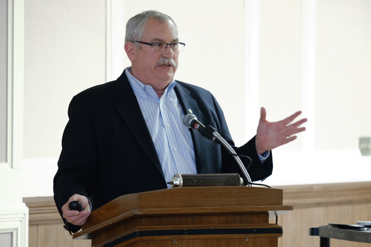 DominicanOburg's tweet photo. Thanks to the Director of @BronxZoo @JimBreheny for his presentation this week about the zoo's efforts to nurture the regrowth of endangered species and their habitats. The event was part of the 2019 Honors Lyceum and Science Seminar Series.  #dostuffDC #ChargerPride https://t.co/p1m4k1EanC