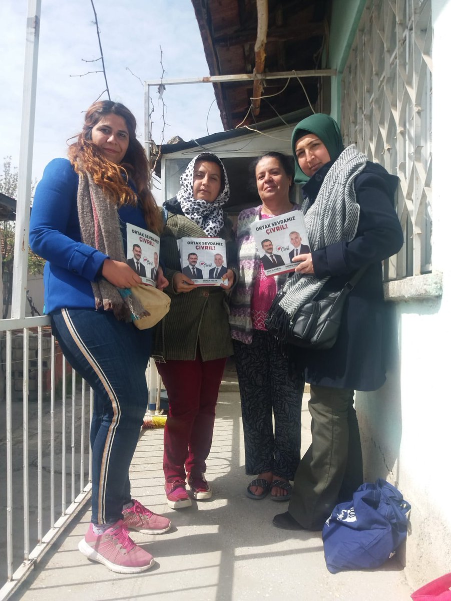 Kadın varsa emek var samimiyet var başarı var Gayret var , Bugün de , Akpınar , Şehitler, Hamam ve yukarı Mahallelerimizde , Gönlü güzel insanlarımızı ziyaret ettik.
#Cumhurittifakı
#MemleketİşiGönülişi
#TevazuSamimiyetGayret