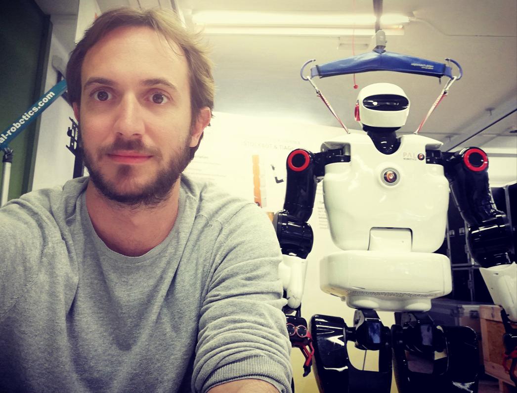 PLanillos's tweet photo. Last day at @PALRobotics
I will miss my bodyguard. Never felt that safe while programming a robot. Thanks @FerroFrancescoE
 for hosting the last stage of 
https://t.co/CpFk6Z2j9n project. @TU_Muenchen @MSCActions https://t.co/aumV72zH0A
