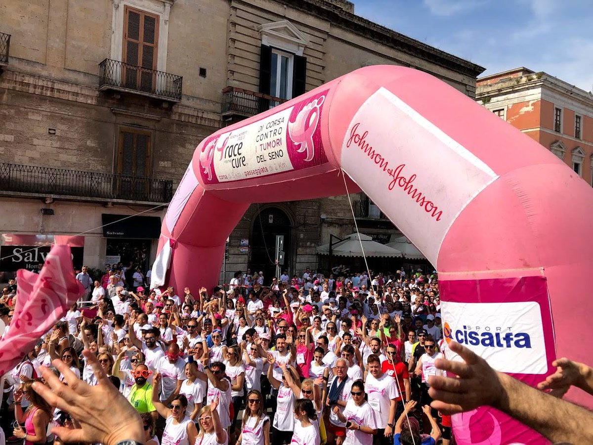 komenitalia's tweet photo. 20 anni di Race for the Cure in Italia. 
20 anni insieme per la lotta ai tumori del seno. 
20 anni di progetti per la salute delle donne.
3 date, 6 edizioni. 
Scoprile ora e iscriviti online: 👉 https://t.co/cN8f5vRYry
#raceforthecure #20annidirace https://t.co/jJt9r1O567