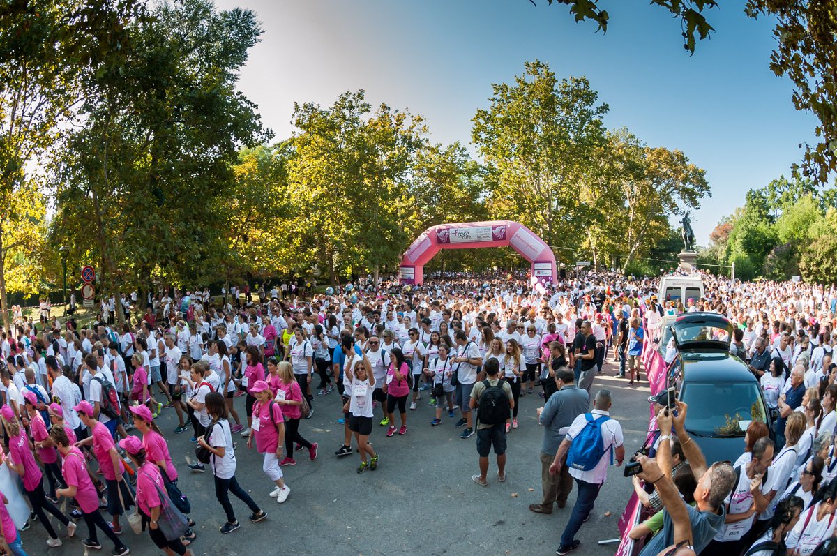 komenitalia's tweet photo. 20 anni di Race for the Cure in Italia. 
20 anni insieme per la lotta ai tumori del seno. 
20 anni di progetti per la salute delle donne.
3 date, 6 edizioni. 
Scoprile ora e iscriviti online: 👉 https://t.co/cN8f5vRYry
#raceforthecure #20annidirace https://t.co/jJt9r1O567