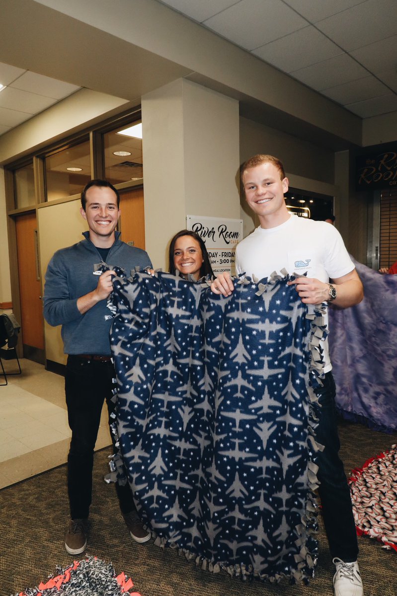 DSPEpsilon's tweet image. Homemade tie-blankets to support the kids and families at the Stead Family Children’s Hospital? Count DSP in! • Our VP of Community Service, Kasey Costa, organized a great event this week which allowed brothers to give back to their Iowa City community! 😀