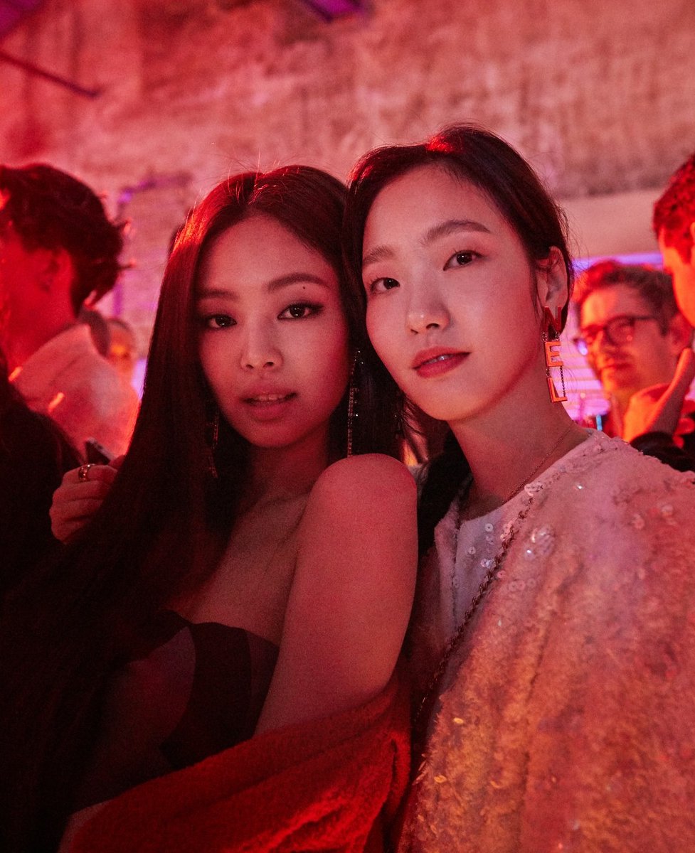 BlackpinkWines's tweet photo. https://t.co/E5jItQYyVg https://t.co/puVPEnSL3z