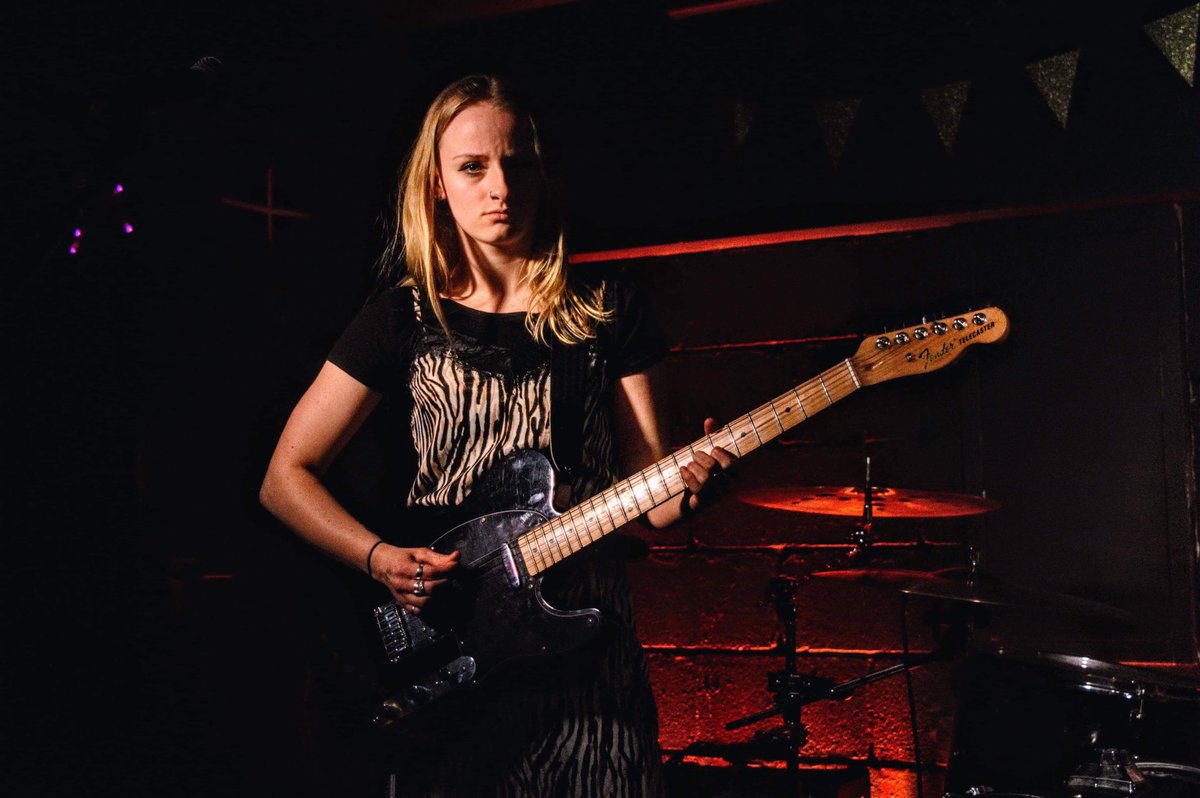 HAPPY BIRTHDAY TO OUR BABE OF A LEAD SINGER⚡️⚡️⚡️⚡️⚡️⚡️21 today bitches xxxxx