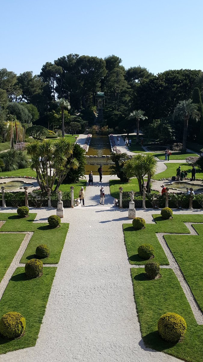 ProRegine's tweet photo. Petit résumé du voyage d'études des 2ème année BTS tourisme. 
#segway # Nice #VillaEphrussi #Btstourisme #LyceedOccitanie https://t.co/tDHLHEN2zJ