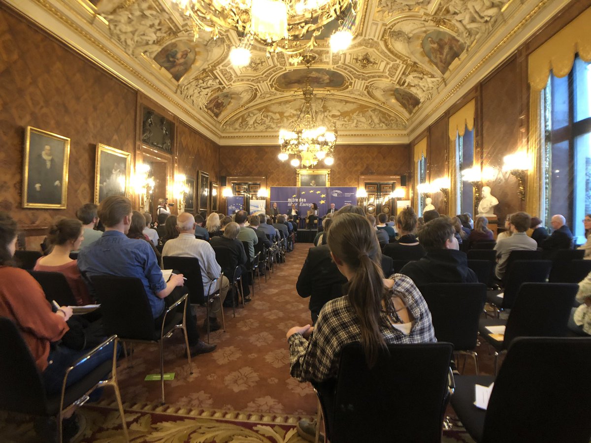 DavePlays1990's tweet photo. Bin gerade im Hamburger Bürgerforum! Thema: Diesmal wähle ich - Berlin - Bürgerforum "Mitreden über Europa" in Hamburg #artikel13 #Hamburg #uploadfiler #NieMehrCDU https://t.co/V6kgNJaTXN