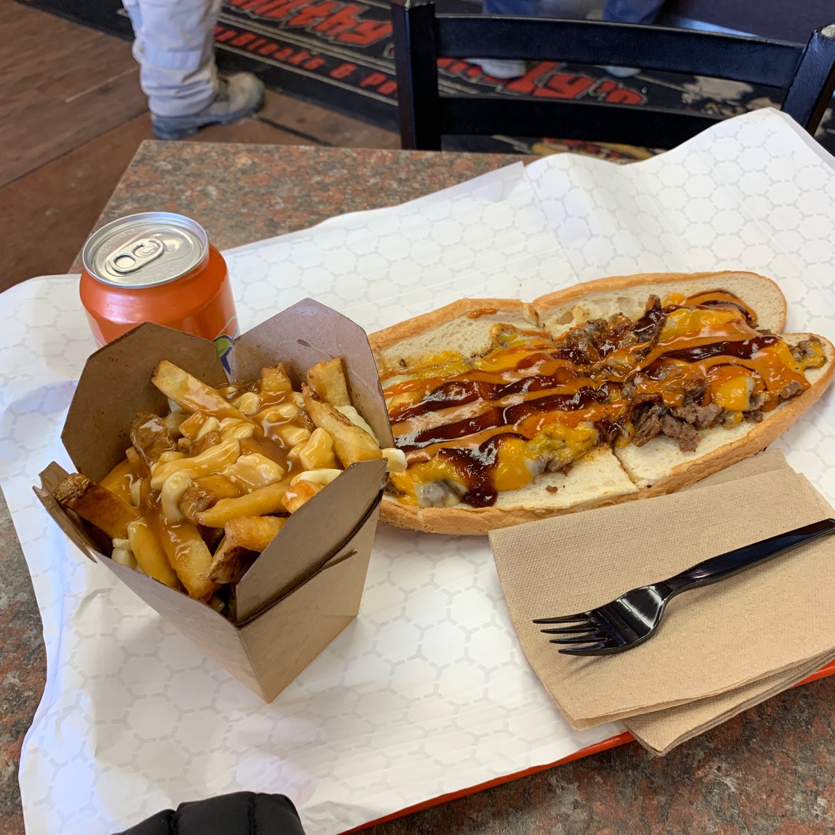 ThriftBeastCQ's tweet photo. Keto cheat meal lol let’s get it! #sorryketo #cheatmeal #foodporn #ilovefood #philthyphillys #poutine https://t.co/hvFvPsXr16